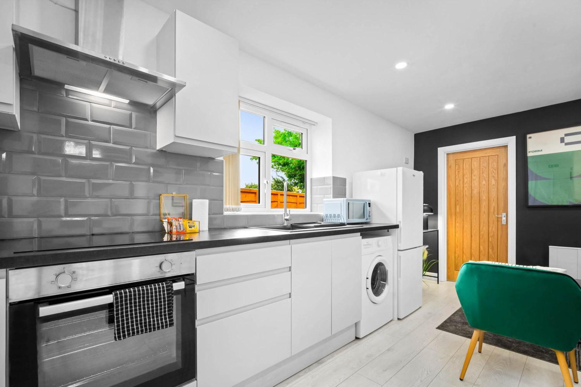 Luxury 3 Bedroom Apartment - Terrace - Near City Centre - Wifi - Smart Tv 1Mr Birmingham Exteriér fotografie