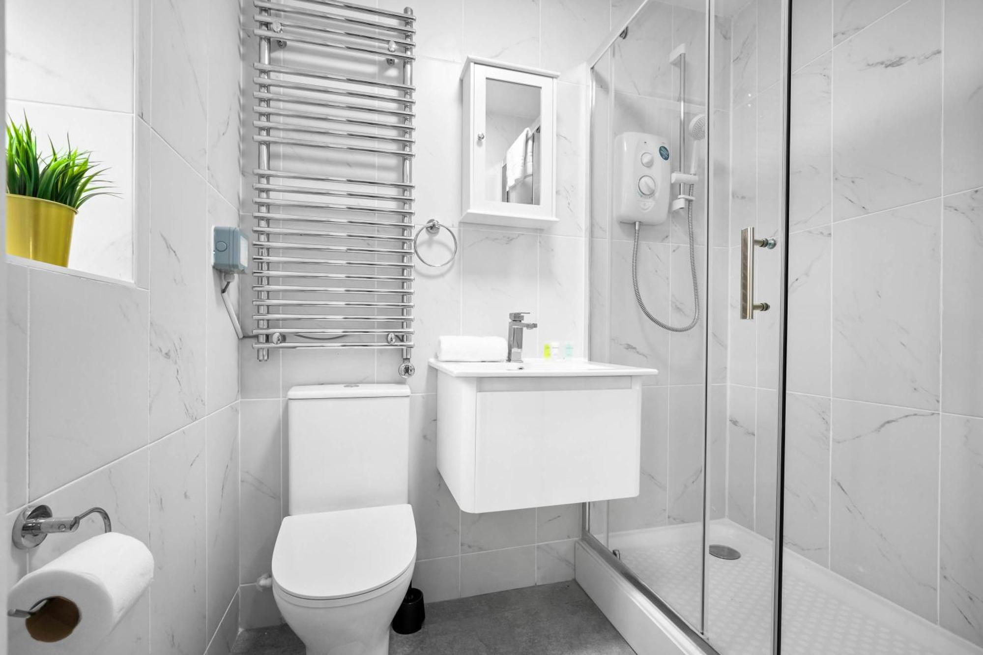 Luxury 3 Bedroom Apartment - Terrace - Near City Centre - Wifi - Smart Tv 1Mr Birmingham Exteriér fotografie